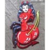 Patch Diablesse Rouge Assise sur des Cerises Rockabilly Rock

