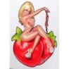 Sticker Pin-up Assise sur un Fruit Rouge 10x7cm Autocollant Fond Blanc