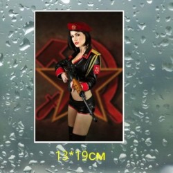 Aufkleber Russisches Pin-up-Girl in Shorts mit Maschinenpistole, 19x12 cm, sexy Aufkleber
