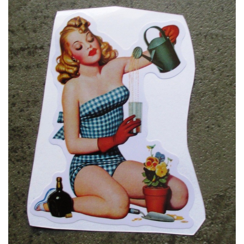 Mini Retro Pin-up Aufkleber, die ihre Blumen gießt
