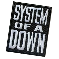 Patch Brodé "System of a Down" – Logo l– 7,5 x 6 cm