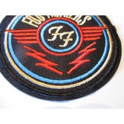 Foo Fighters Aufnäher / Bügelbild – Logo mit Flügeln & Blitzen (7 cm)