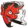 Sticker diable rouge fumant un cigare 12x12 cm autocollantvisage vers la droite