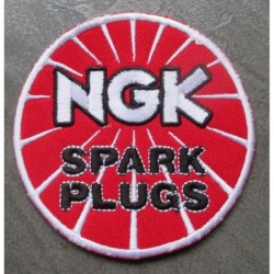 Patch Logo NGK Rund Rot Zündkerzen Aufnäher Garage Jacke Hemd
