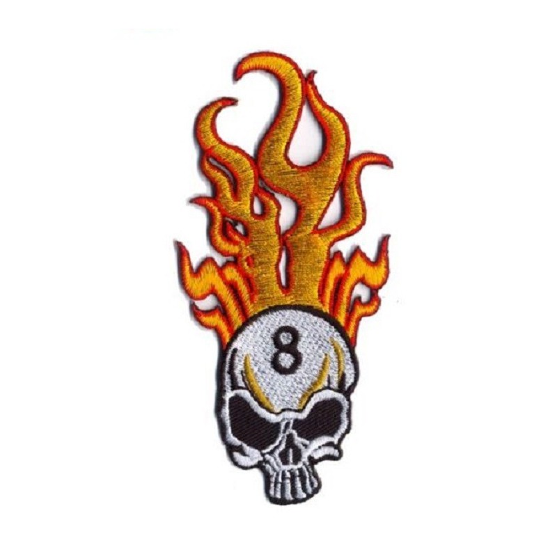 patch crane 8 flammes verticales ecusson tete de mort