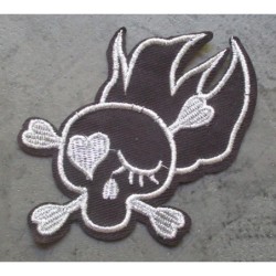Patch crane  Flammes Noir Tête de Mort Écusson Thermocollant