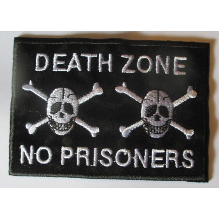 Patch Death Zone No Prisoners  pirate Tête de Mort 9x6cm Écusson Thermocollant Rock